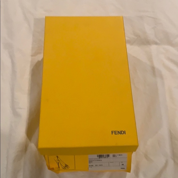 Fendi Black Patent Leather Heels. Size 6. - Picture 6 of 7